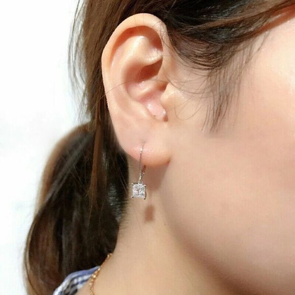 💎A051💎 *NEW PRINCESS CUT DIAMOND SILVER DROP EARRINGS - Picture 2 of 7